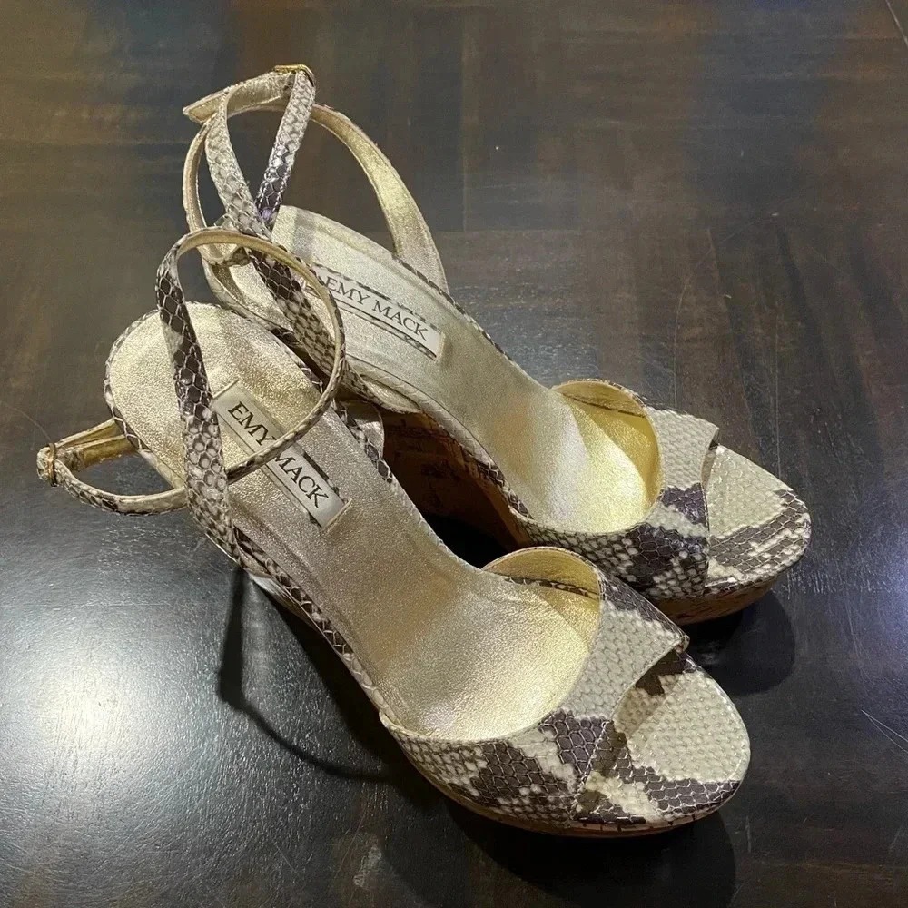 Emy Mack Betsy Platform Wedge Sandals Python Print Cream Size 10.5 NWB